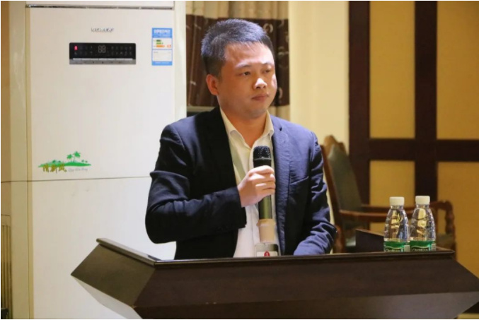 图为各品牌事业部总监发言.jpg